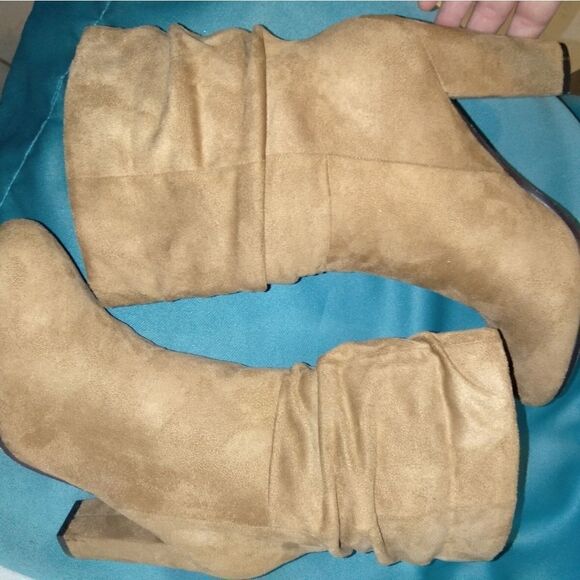 NY&C beige block heel boots, size 7 - Picture 7 of 8